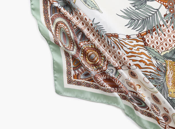 MANZINI Satengskjerf med Mønster Lys grønn 81 