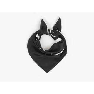 NOHR Embla Emblem Silkeskjerf 65 x 65 cm Sort 09