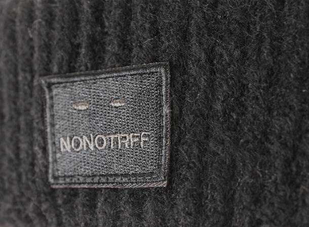 MANZINI Klassisk Lue i Rib Sort 09 