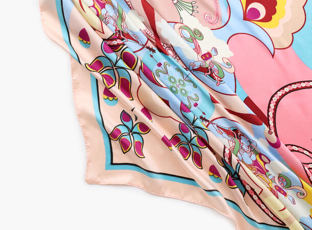 MANZINI Satengskjerf 90 x 90 cm Lys Rosa 51 