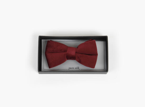 Montecristo Velvet bowtie in box 49 Burgundy 