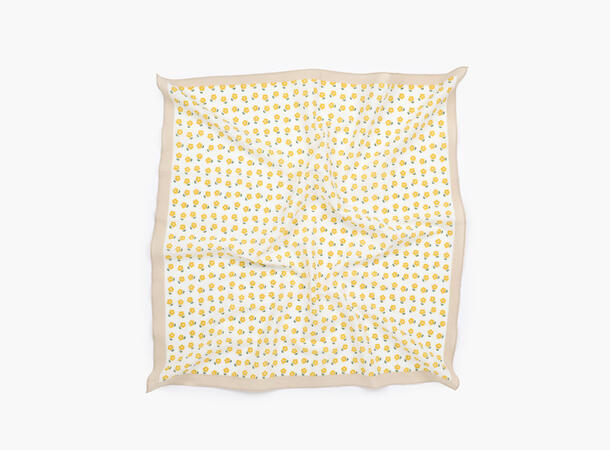 MANZINI Skjerf med Daisy Print 65x65 cm Lys gul 21 
