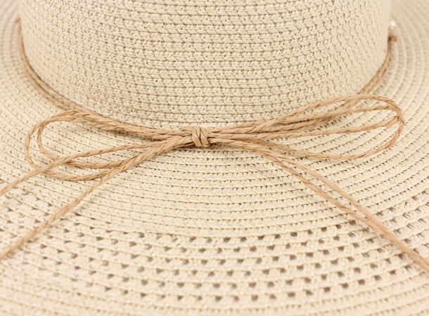 MANZINI Stor Solhatt med Smykke Sand 13 