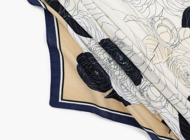 MANZINI Herringbone Skjerf 90 x 90 cm Beige 15 