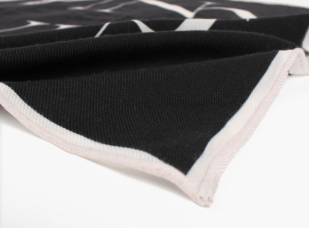 NOHR Ulla Emblem Wool Scarf 65 x 65 cm Sort 09 