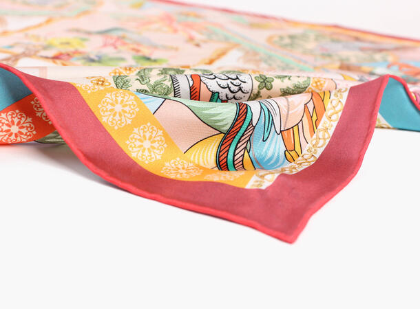 NOHR Kristina Silkeskjerf 65 x 65 cm Rosa 55 