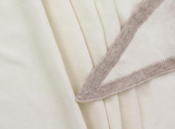 NOHR Lara Duo Wool Cashmere Triangle L Offwhite 11 