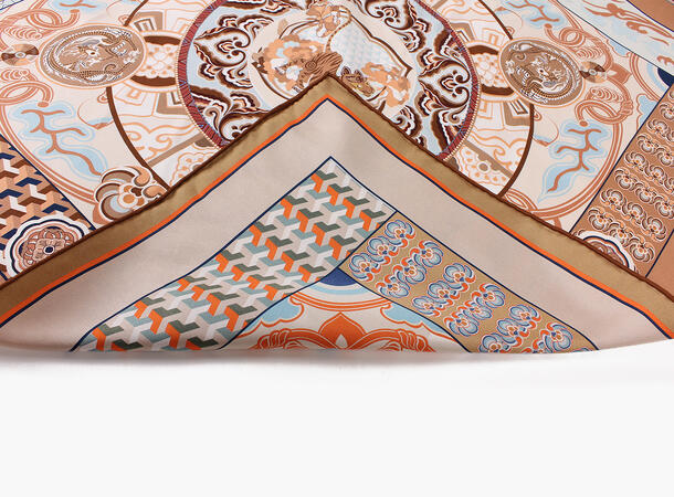 NOHR Martha Silkeskjerf 65 x 65 cm Camel 17 