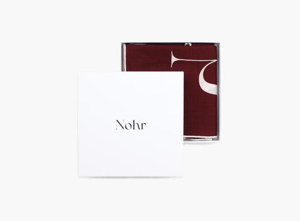 NOHR Ulla Emblem Wool Scarf 65 x 65 cm Burgund 49 